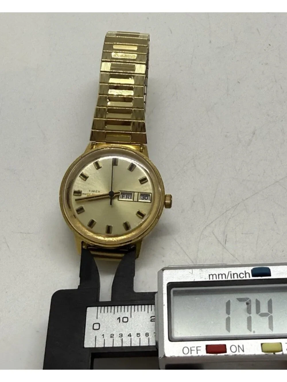 Vtg 70s Original Timex Marlin Day & Date Mechanical Wind Watch Gold Tone Stretch